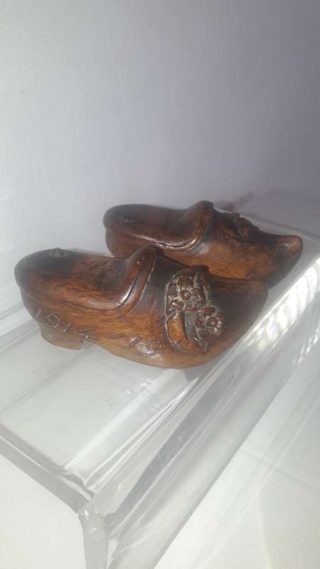 Rare WW1 Trench Art pair of wooden sabots/clogs snuff boxes prob French 1914-19