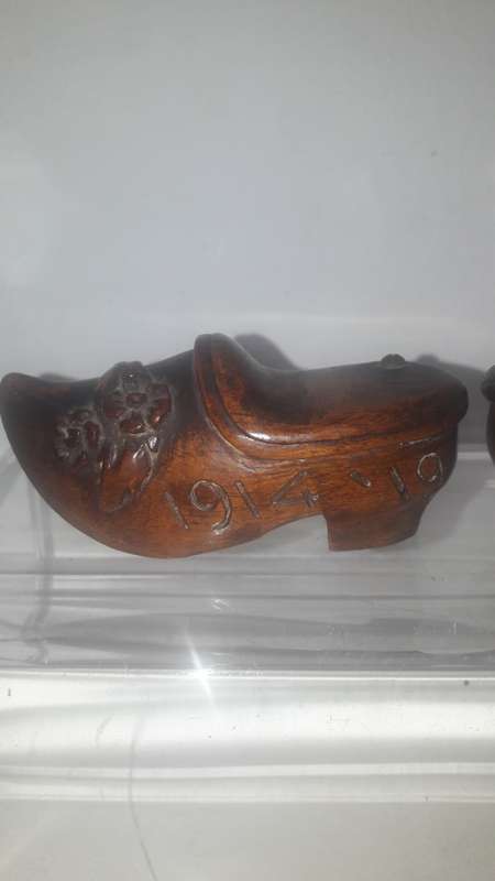 Rare WW1 Trench Art pair of wooden sabots/clogs snuff boxes prob French 1914-19