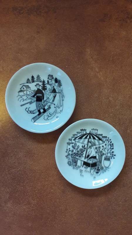 Collectible Scandinavian  Arabia Finland pin trays x2 Emilia series