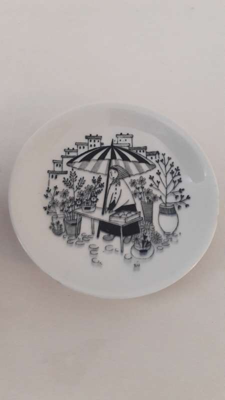 Collectible Scandinavian  Arabia Finland pin trays x2 Emilia series