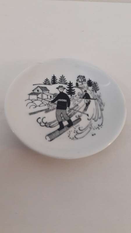 Collectible Scandinavian  Arabia Finland pin trays x2 Emilia series