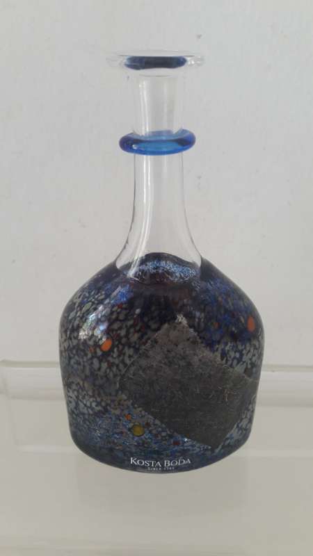 Kosta Boda Sweden  small studio glass Satellite vase by Bertil Valien 1992