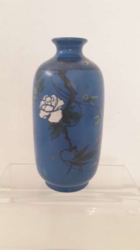 Art Deco Shelley ceramic vase in Chinoiserie style circa 1920's