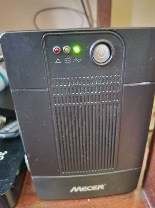 Mecer 2000VA (2000VA/1200W) Line Interactive/Off-Line UPS - Black