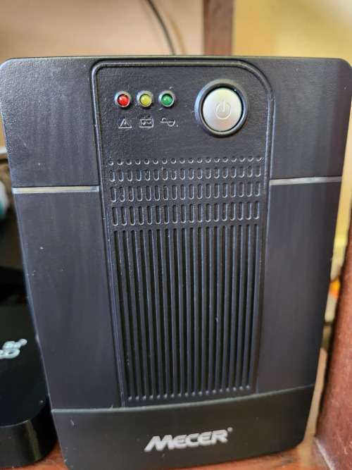 Mecer 2000VA (2000VA/1200W) Line Interactive/Off-Line UPS - Black