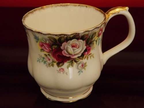 BEAUTIFUL ROYAL ALBERT- CELEBRATION  - MONTROSE SHAPED  COFFEE MUG / CUP