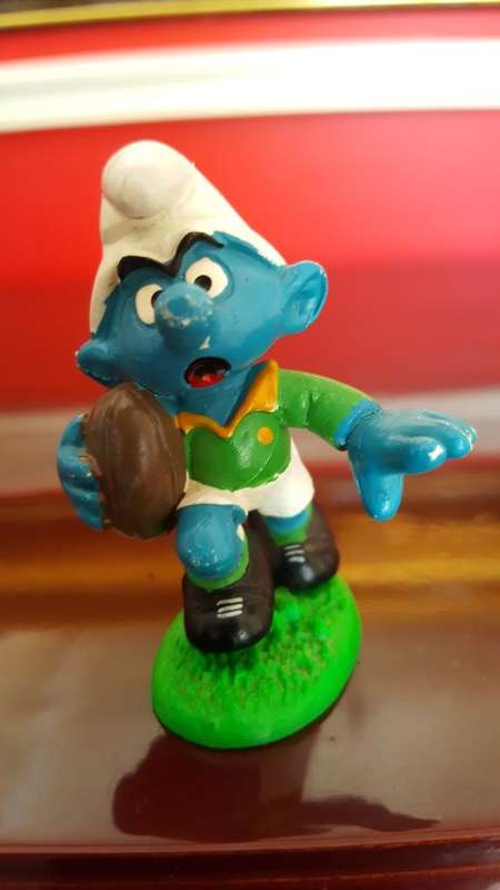 RARE AND COLLECTABLE  GREEN JERSEY SPRINGBOK RUGBY SMURF -MARKED 1980 PEYO "2" MADE IN WEST GERMANY