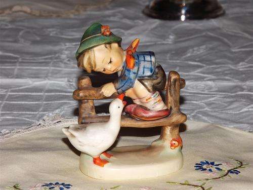 VINTAGE GOEBEL M.I. HUMMEL FIGURINE "BARNYARD HERO" - WEST GERMANY