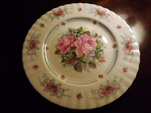 ROYAL ALBERT BONE CHINA COLLECTORS FIRST EDITION "HAPPY BIRTHDAY" PLATE WITH PINK  ROSES - ENGLAND