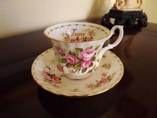 ROYAL ALBERT - FLOWER OF THE MONTH SERIES- JUNE - TEA CUP DUO - FLOWER ROSES