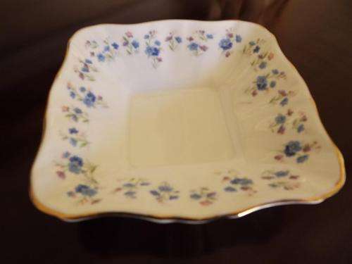 COLLECTIBLE ROYAL ALBERT'MEMORY LANE ' BONE CHINA SQUARE SWEETS/H'ORDERVES DISH -  BEAUTIFUL!