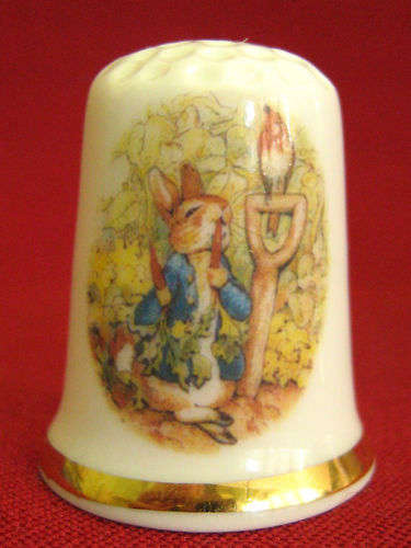 COLLECTABLE VINTAGE FINE BONE CHINA  THIMBLE IN THE BEATRIX POTTER -PETER RABBIT SERIES -