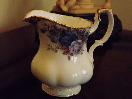 BEAUTIFUL LARGE  ROYAL ALBERT 'MOONLIGHT ROSE' TEA SET SIZE MILK JUG - LOVELY !