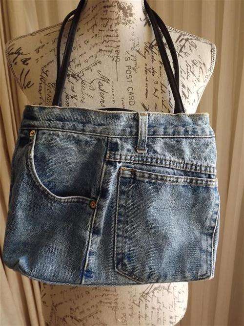 R1.00 start TRENDY HANDBAG THAT LOOKS LIKE A PAIR OF JEANS ! SOMETHING REAL FUN !