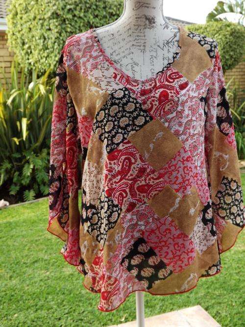 Ladies Beautiful Paisley design Bohemian style Blouse lovely sleeves-  Size 14