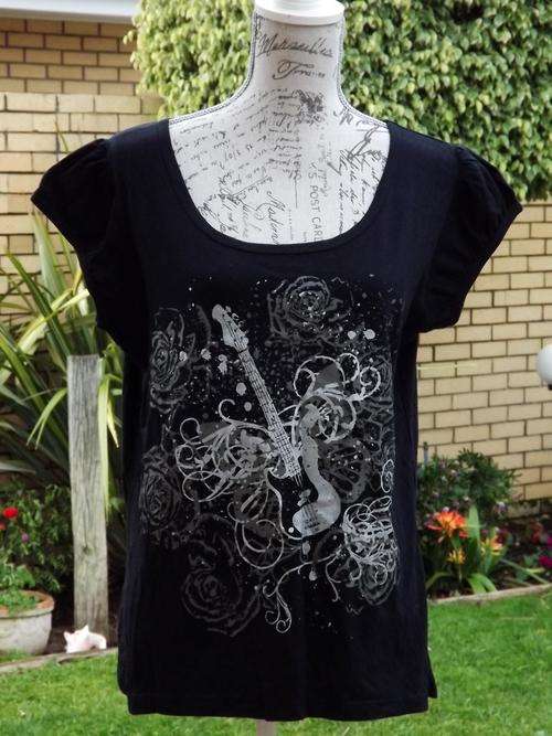 LADIES BLACK CAPPED SHORT SLEEVE T SHIRT WITH FUNKY GUITAR PRINT - BRAND NEW   .SIZE EXTRA LARGE