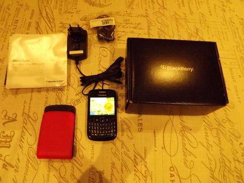 BLACKBERRY CURVE 8520 CELLPHONE COMES WITH RED BB POUCH,BOX, ORIGINAL CHARGER,HEADSET, USB, ETC..