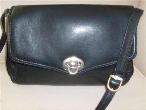 VINTAGE LADIES QUALITY BLACK GENUINE LEATHER 3 DIVISION HANDBAG MADE BY CHRISTIN -