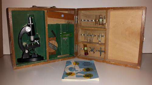 Wow!!! What a beautiful Microscope Science set!