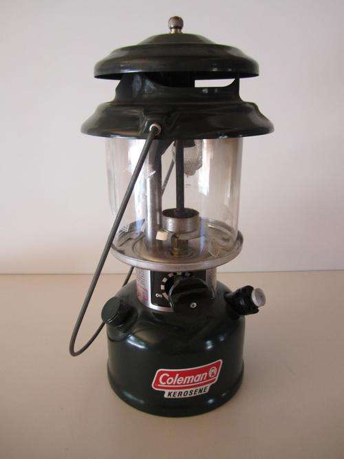 Fantastic made in the USA Coleman Kerosene lamp!