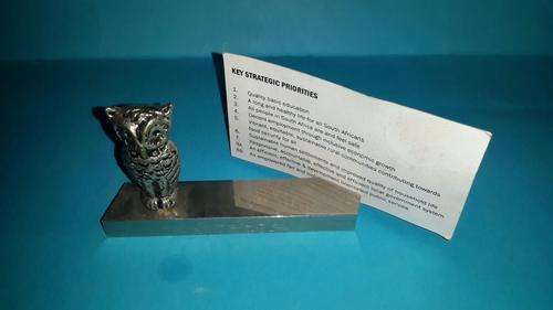 Photo/Note/Memo/Business Card Holder! Take your pic - this sure has character!