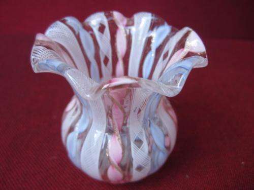 WOW WOW WOW!!! Elegant and Exquisit LATTICINO MURANO Art Vase! What a find!
