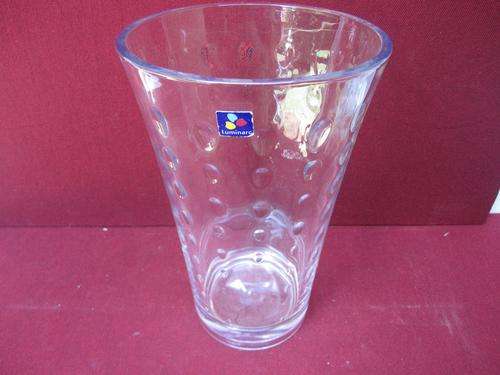 Gorgeous LUMINARC Glass Vase!