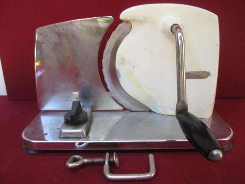 Fantastic Vintage PINEWARE STAINLESS STEEL Manual Bread Slicer!