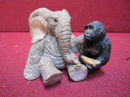 So Adorable!! TUSKERS 90851 "Love is your last banana!!" Elephant & Gorilla Figurine!