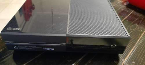 XBOX ONE Console plus EXTRAS (please read)