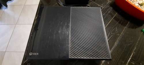 XBOX ONE Console plus EXTRAS (please read)