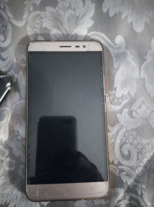Gold Hisense F22