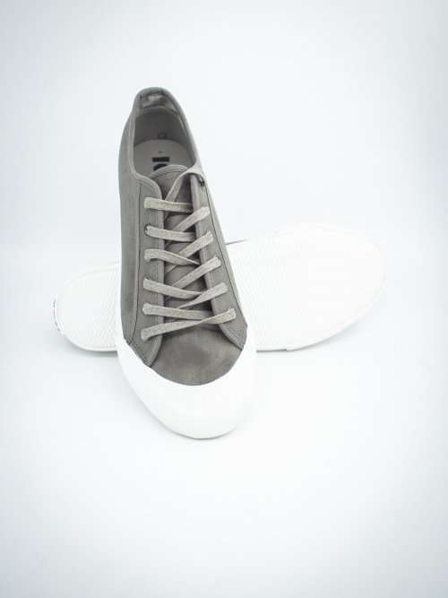 SIZE 7 K7 SNEAKERS