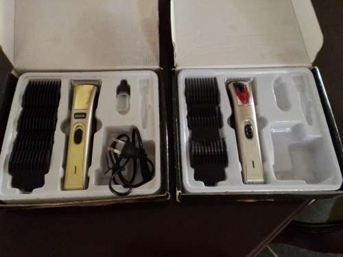 2 x shavers fo repairs or parts
