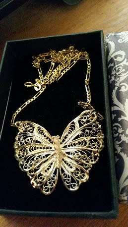 9 CT GOLD BUTTERFLY NECKLACE
