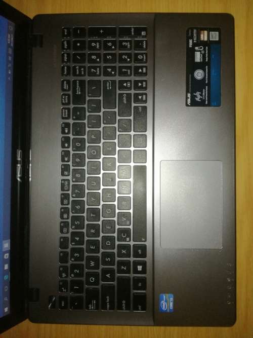 *ASUS F550C*TOUCHSCREEN*i3-3217U*6GB RAM*NVIDIA GeForce GT 720M 2GB DDR3 VRAM*1000GB HARD DRIVE*