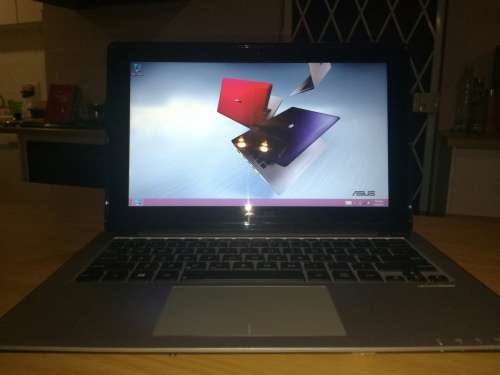 1st*TOUCHSCREEN*ASUS VIVOBOOK X202E*9/10 CONDITION*OFFICE 2016*