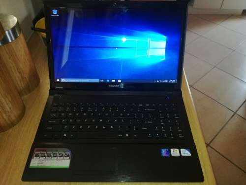 *9/10 CONDITION*GIGABYTE Q1500*INTEL CELERON T3500*4GB DDR3*320 HDD*HD GRAPHICS*