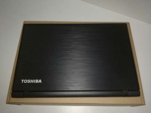 *IMMACULATE*9.5/10 CONDITION*TOSHIBA BLACK C50-1871*5TH GEN*i5-5200u*1000gb HDD*nVIDIA GRAPHICS*