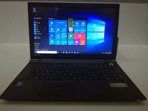 *IMMACULATE*9.5/10 CONDITION*TOSHIBA BLACK C50-1871*5TH GEN*i5-5200u*1000gb HDD*nVIDIA GRAPHICS*