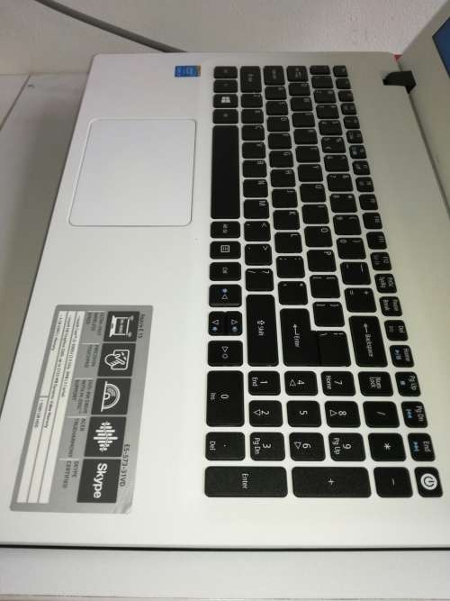*Brand New Condition*ACER ASPIRE E15*i3-5005U*IN WARRANTY*1000GB*5th Generation*OFFICE2016
