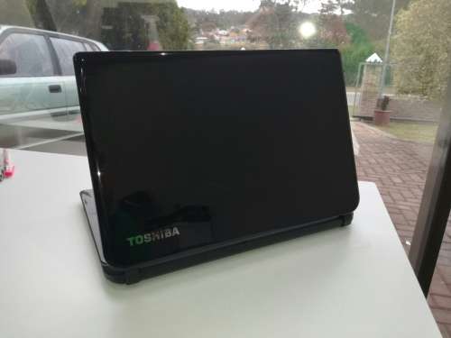 *Beautiful Stylish TOSHIBA L40T*i5-4210M*TOUCHSCREEN*8GB RAM*1000GB HDD*RADEON R7 M260*skullcandy*