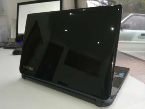 *Beautiful Stylish TOSHIBA L40T*i5-4210M*TOUCHSCREEN*8GB RAM*1000GB HDD*RADEON R7 M260*skullcandy*