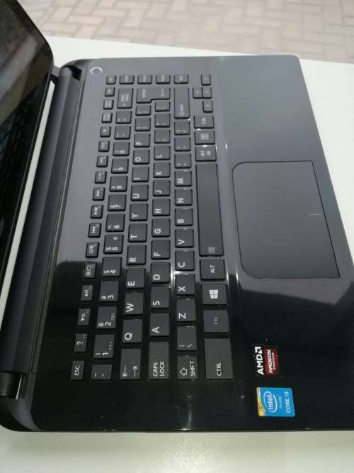 *Beautiful Stylish TOSHIBA L40T*i5-4210M*TOUCHSCREEN*8GB RAM*1000GB HDD*RADEON R7 M260*skullcandy*