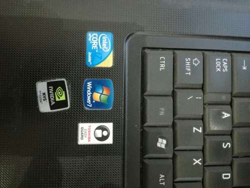 *TOSHIBA TECRA i7*Nvidia NVS 2100M*4GB RAM*320HDD*i7-M640*HD+ DISPLAY*