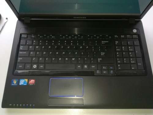 *late entry*MASSIVE 17.3" SCREEN*SAMSUNG NPR720*INTEL(R)CORE(TM)DUO T6500*AMD RADEON*4GB RAM*500GB*