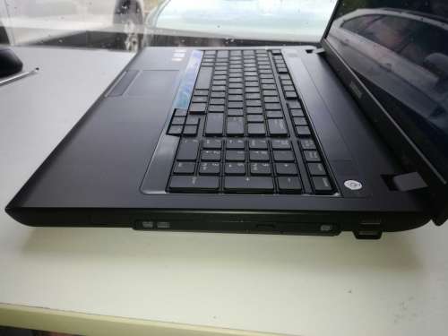 *late entry*MASSIVE 17.3" SCREEN*SAMSUNG NPR720*INTEL(R)CORE(TM)DUO T6500*AMD RADEON*4GB RAM*500GB*