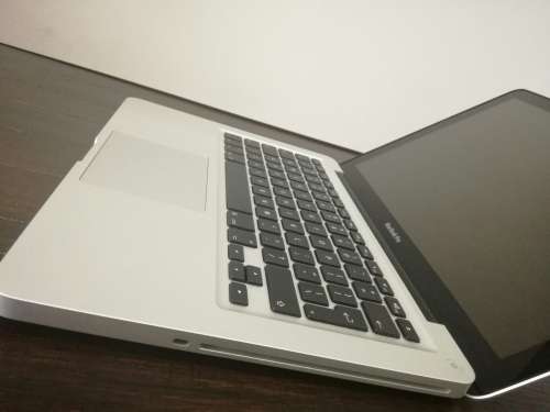 *ULTIMATE APPLE MACBOOK PRO 9.2*80 CYCLE COUNT!*DVD*4GB RAM*500GB*DVD