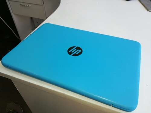 **AS NEW*STUNNING*HP STREAM 14*6TH GENERATION CELERON*32GB SSD*DTS SOUND*HD DISPLAY*