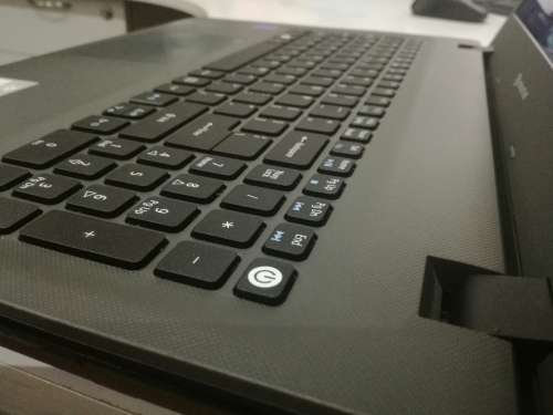 *Beautiful*PACKARD BELL EASYNOTE*5TH GENERATION i3*i3-5005u*4GB RAM*500GB HDD*HD DISPLAY*